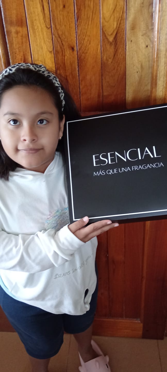 Customer photo review of Set "Más Vendidos Mujer" 4 Perfumes