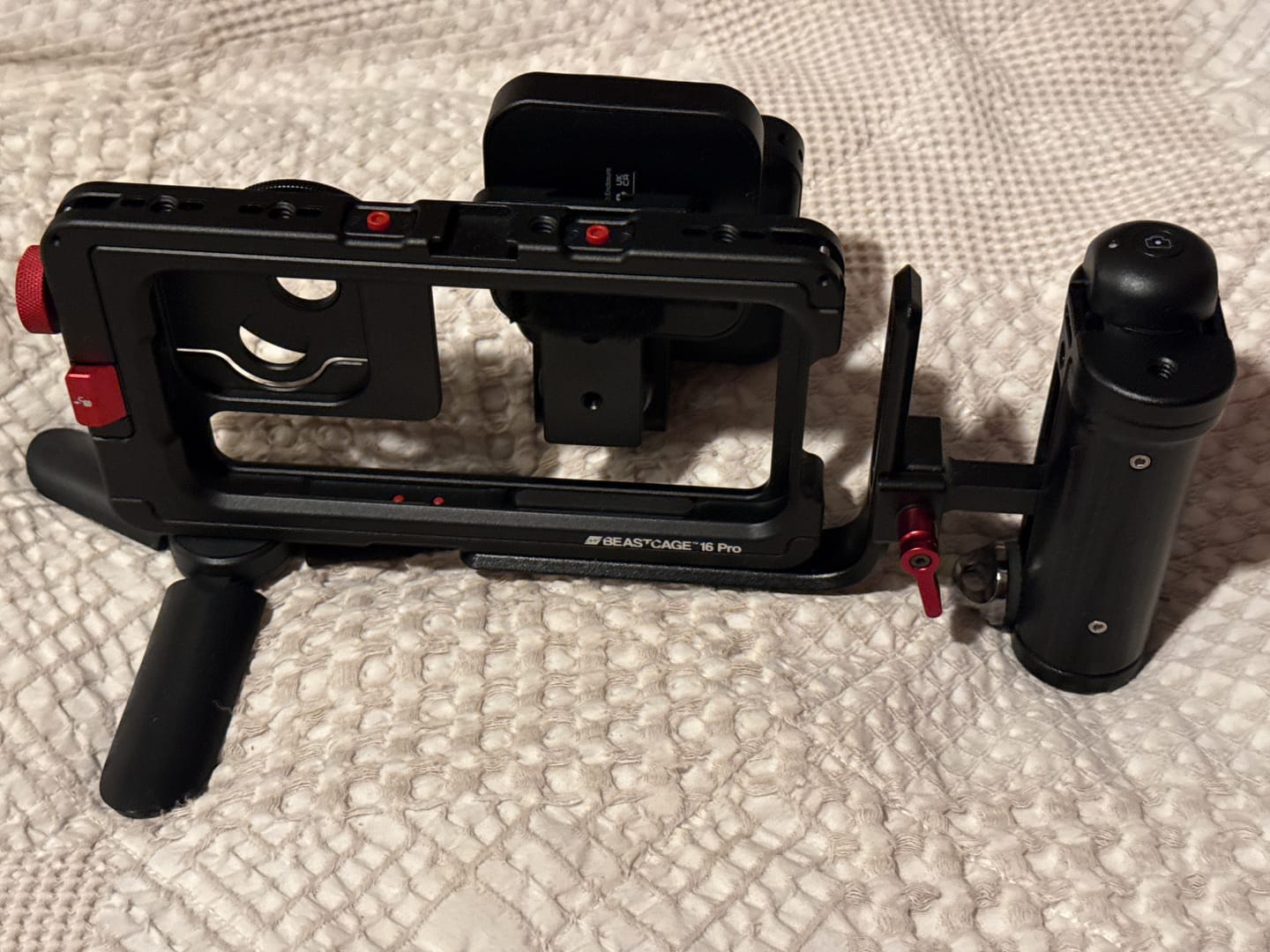 Customer photo review of Beastcage for iPhone 16 Pro