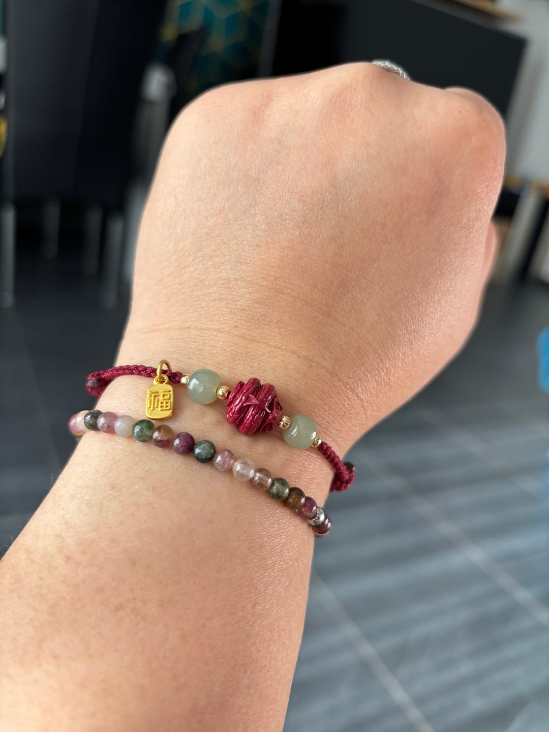 Customer photo review of Buddha Stones Cinnabar Blessing Red String 14K Gold Infinity Symbol Armband Fußkettchen