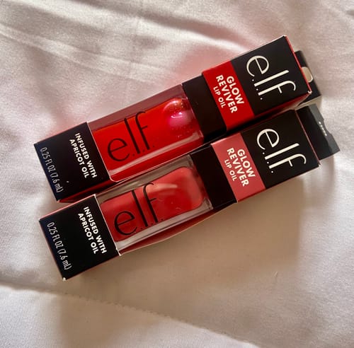 Customer photo review of GLOW REVIVER LIP OIL RED