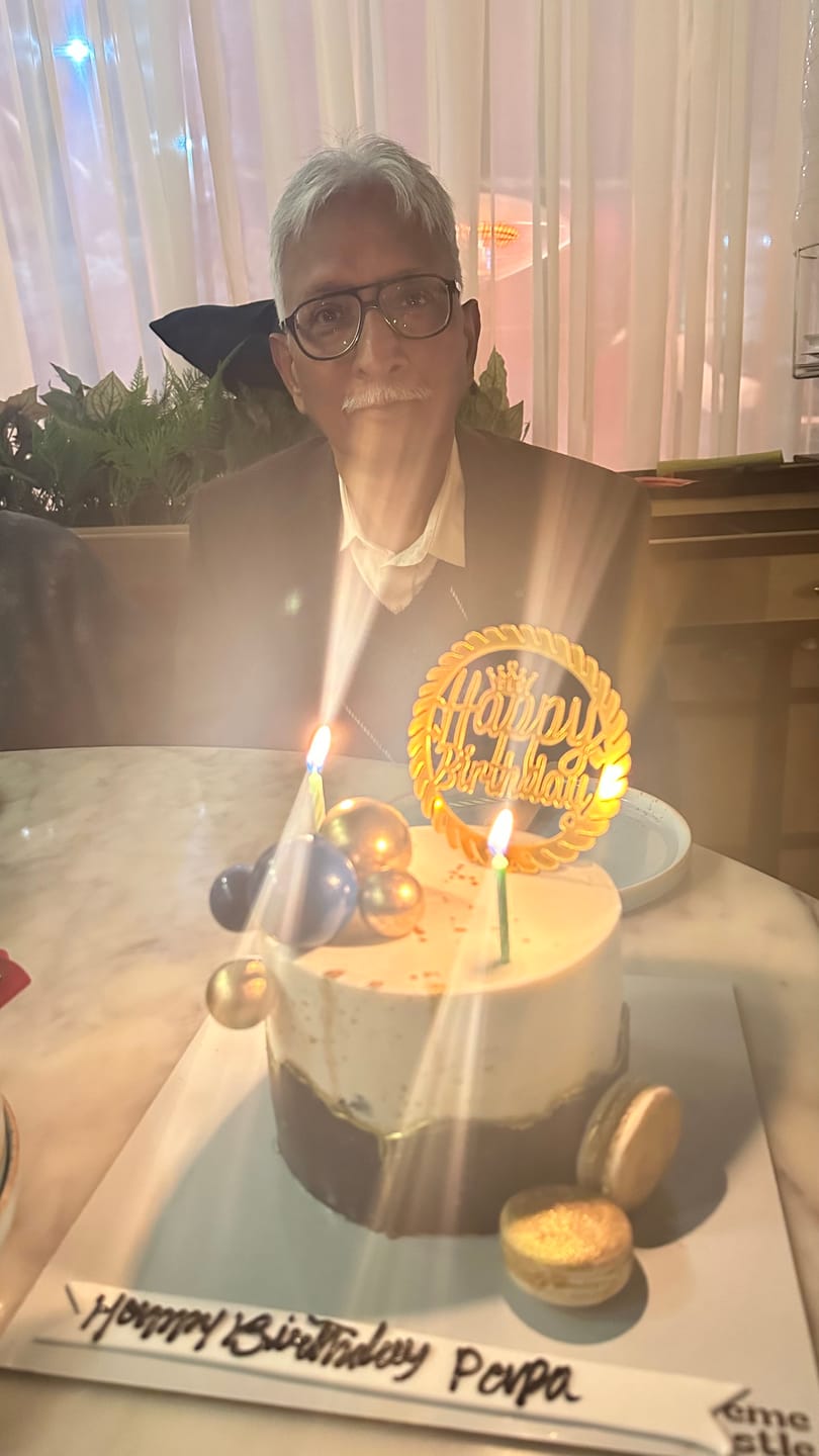Customer photo review of Gold Splash Blue Cake