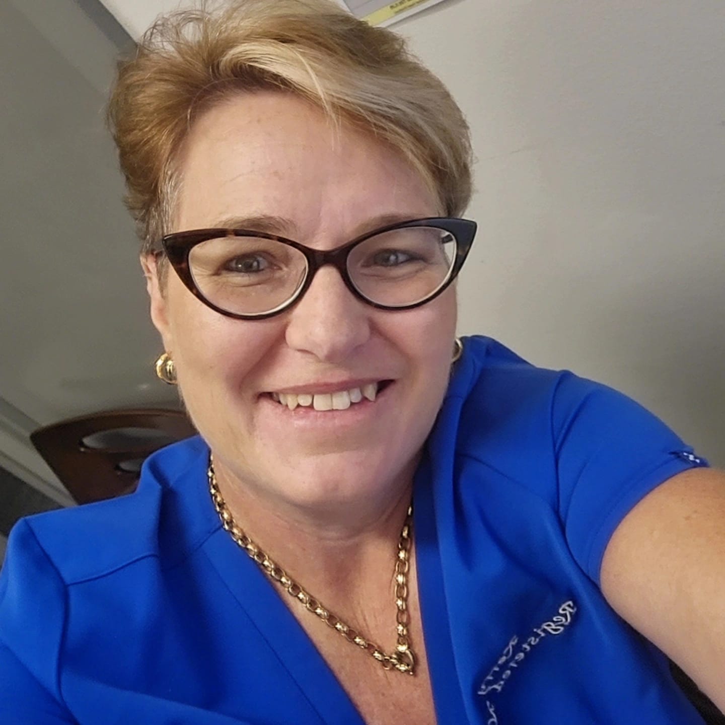 Customer photo review of LUCY Jogger Scrub Pants (Original SLTECH™ fabric) - Royal Blue
