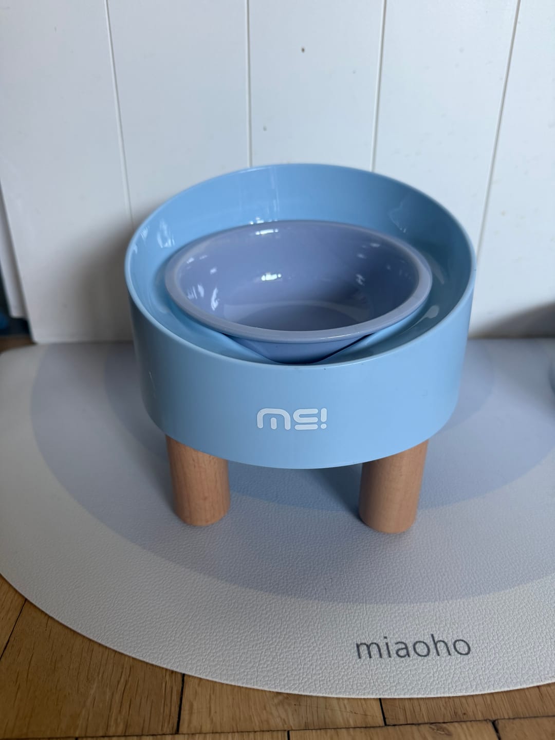 Customer photo review of Makesure Rolls Elevated Ceramic Pet Bowl with Wooden Stand