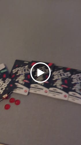 Customer video review of THC Spacejellies Vollspektrum | 100mg THC | 20 Stk.