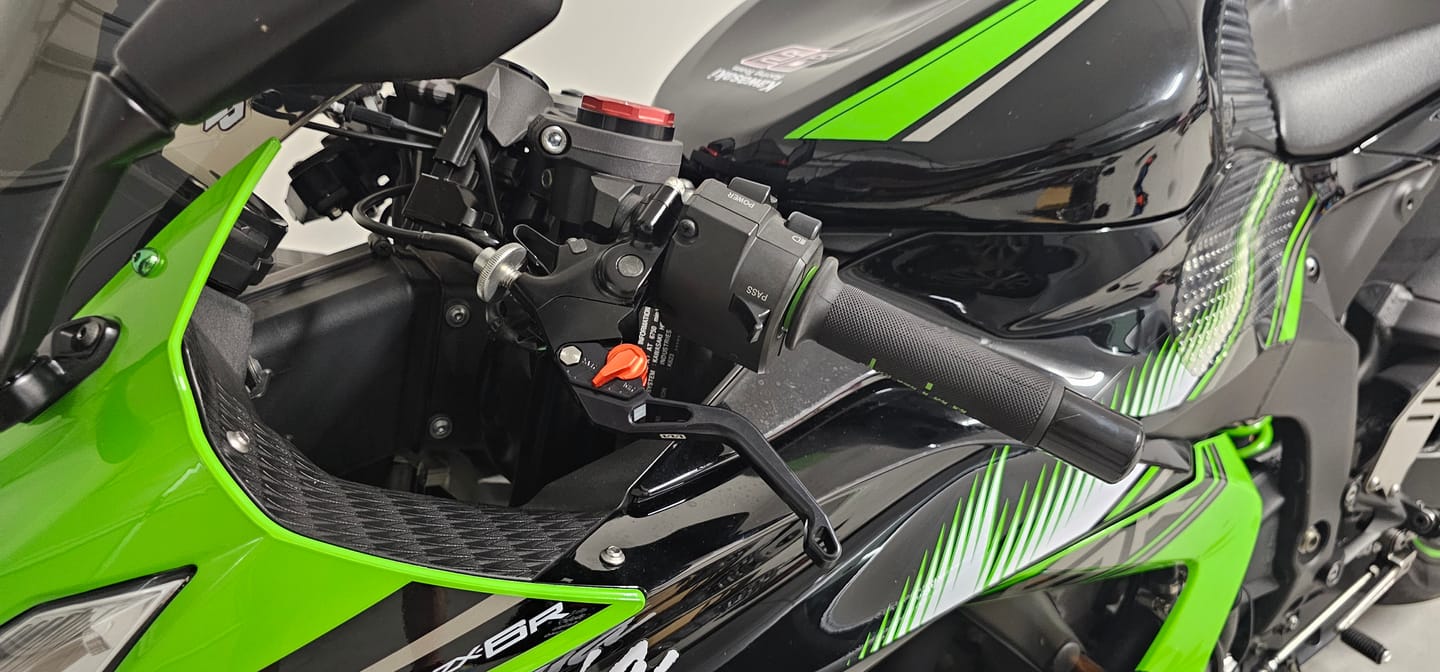 Customer photo review of EVOS Short Levers for Kawasaki Z1000 / ZX6R / ZX10R & More