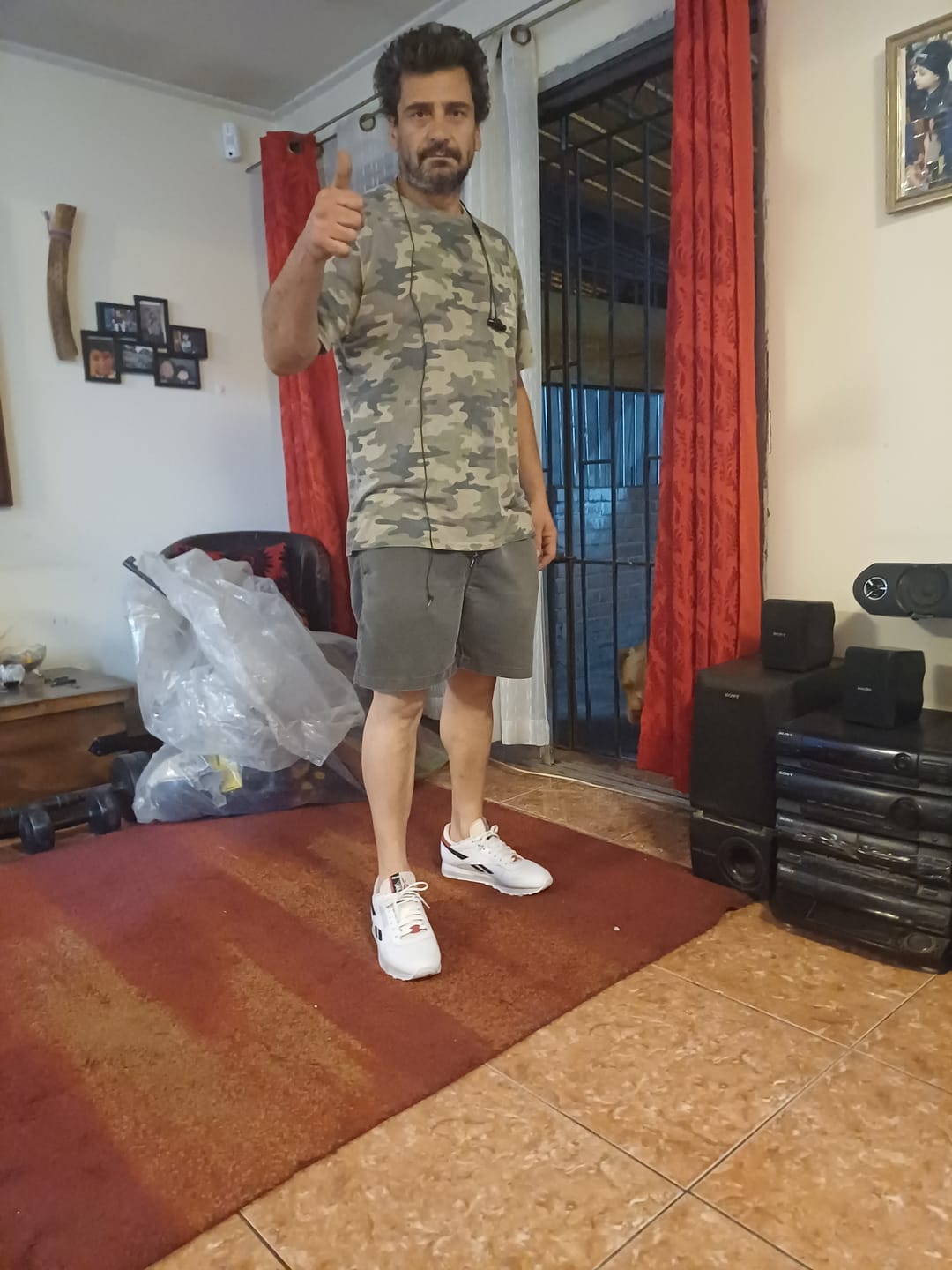 Customer photo review of Zapatilla Reebok Classic Leather Hombre Blanco