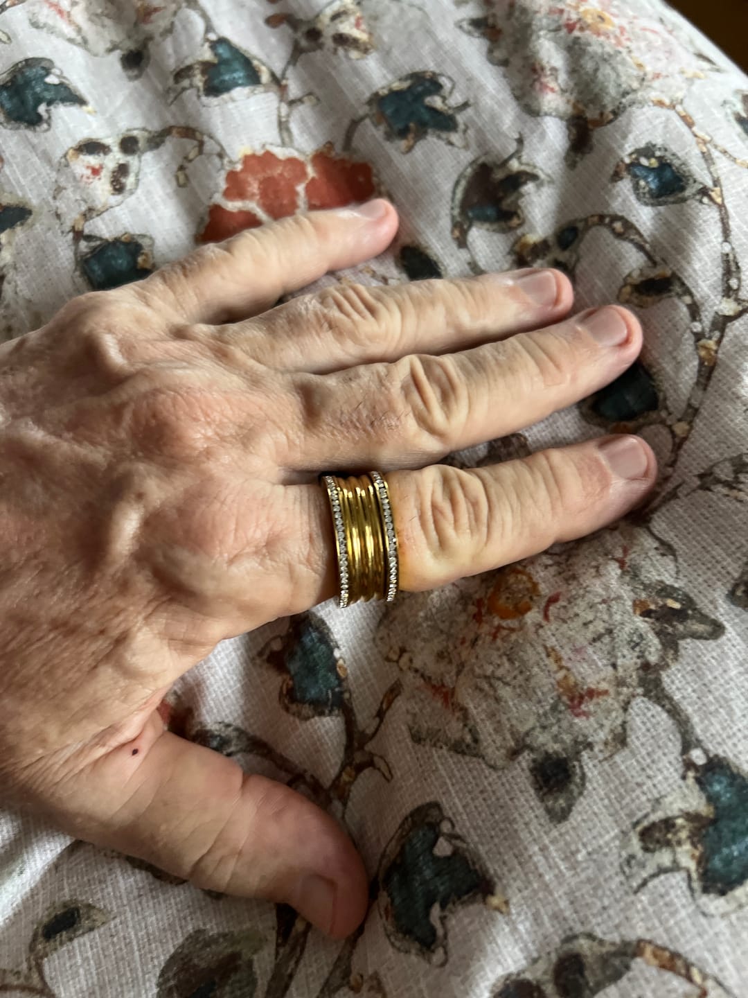 Customer photo review of Anel Luxo Imperial Banhado em Ouro 18K