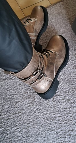 Customer photo review of Bottines femme taupe rangers à lacets - Vanessa