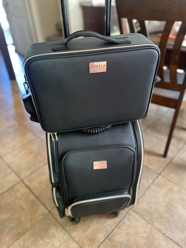 Customer photo review of Maleta de mano portable con espejo, luces y correa