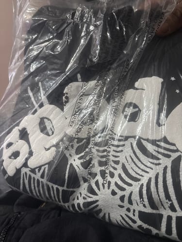 Customer photo review of Sp5der OG Web Hoodie Black