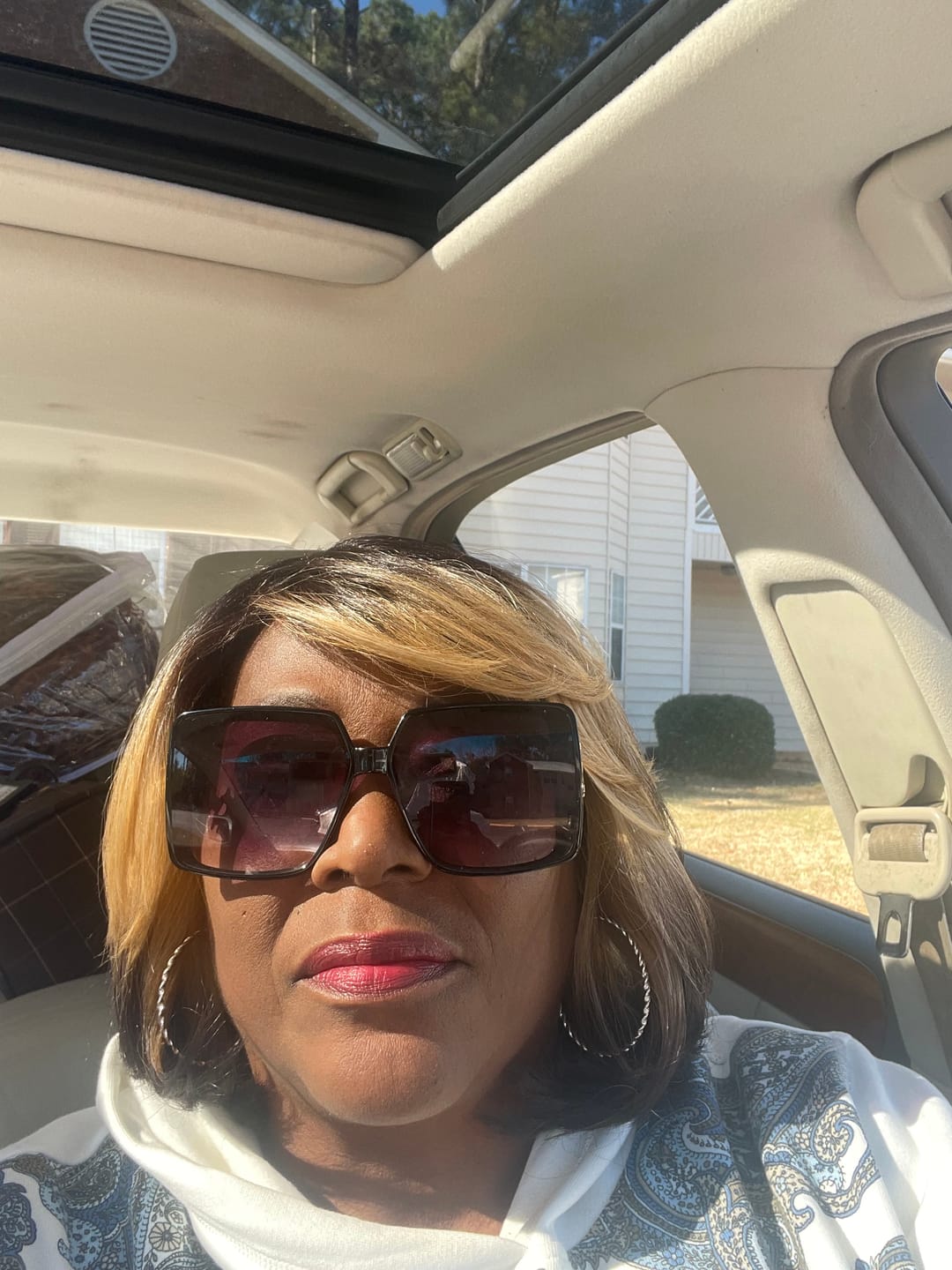 Customer photo review of Bobbi Boss Synthetic Hair Full Wig - M679 NICOLE