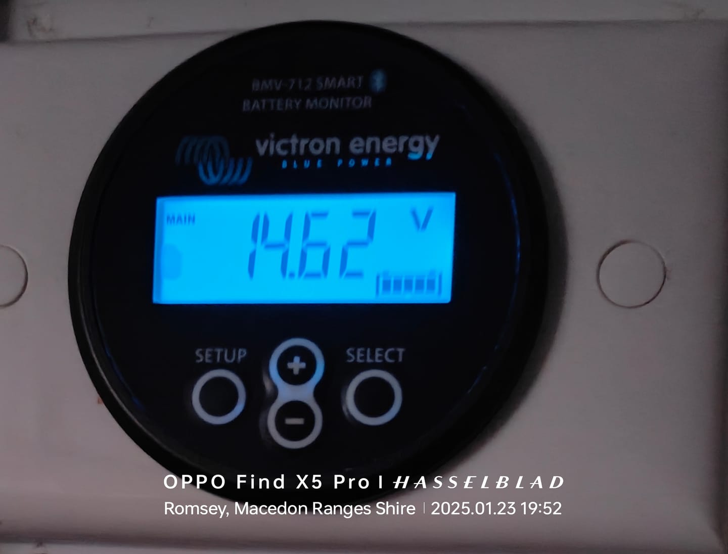 Customer photo review of Victron | Battery Monitor | BMV-712 Smart Black (BAM030712200)