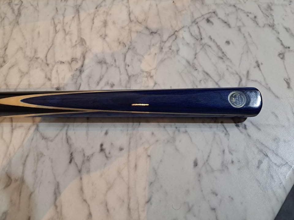 Customer photo review of Cue-King Pro Series 001 57" 19oz Snooker and Pool Cue 3/4 Jointed with Case and Extension