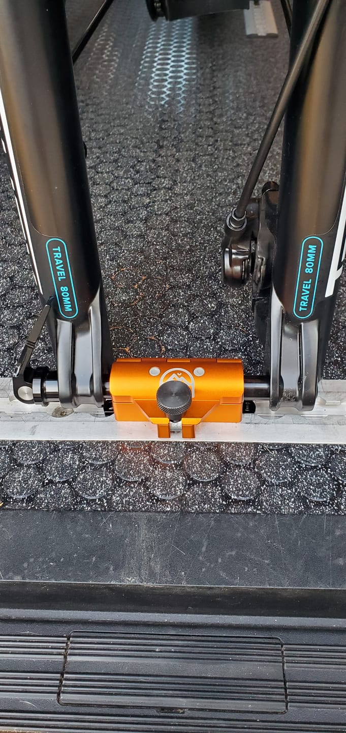 Customer photo review of Unaka - Bike Thru Axle Fork Mount