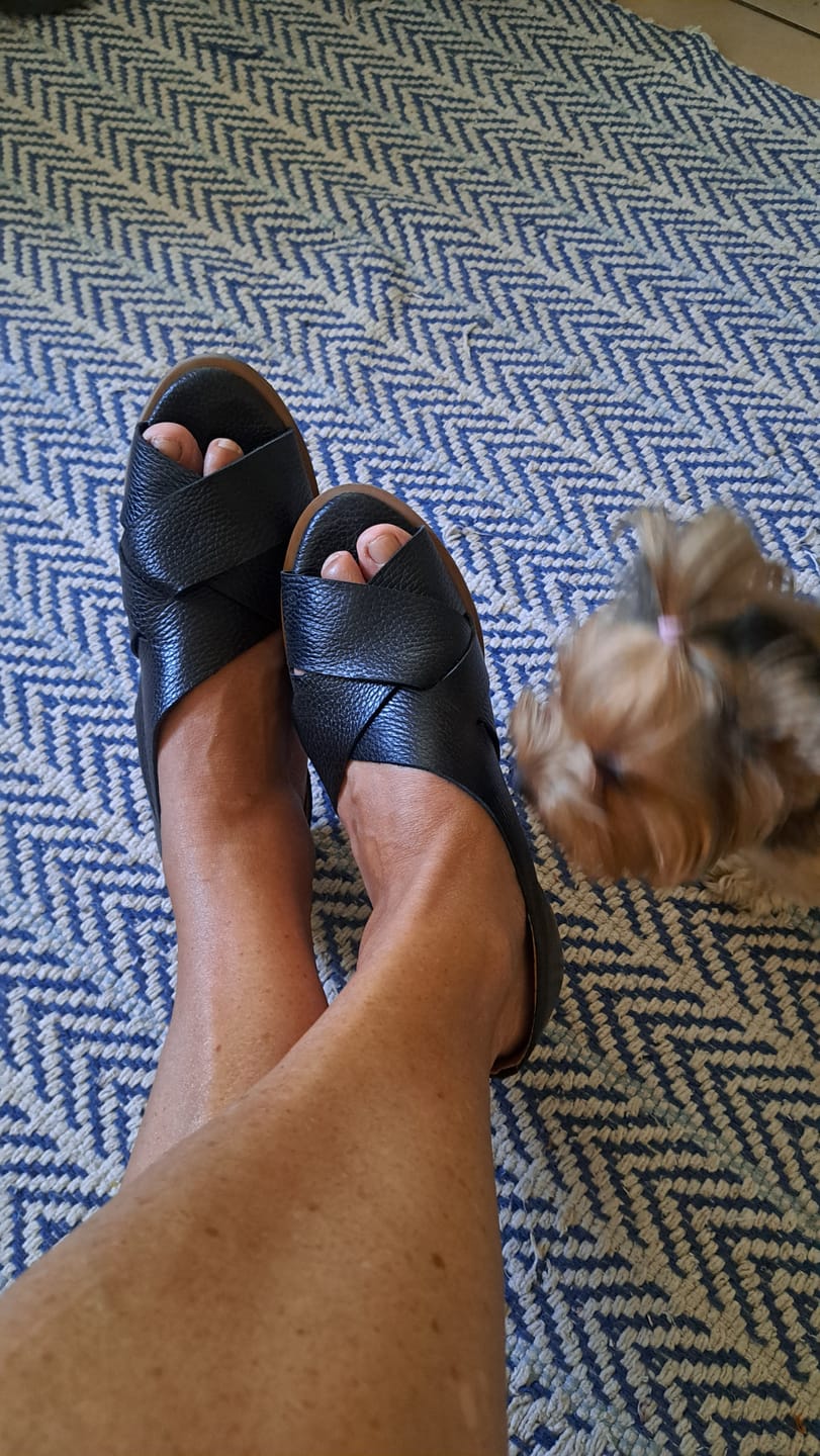 Customer photo review of Sandalia Mujer / Socaire Negro