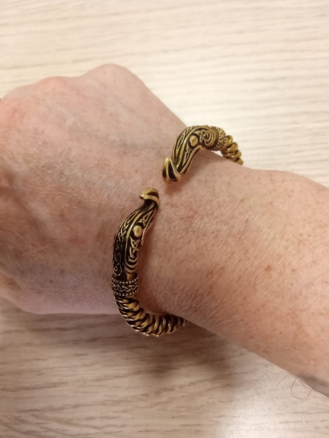 Customer photo review of BRACELET RAGNAR LOTHBROK VIKINGS BRONZE MASSIF