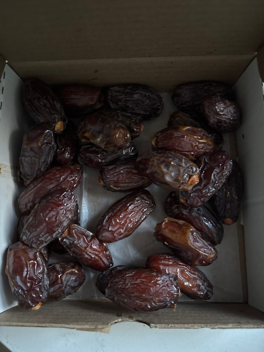 Customer photo review of Organic Jumbo Medjool Dates Box