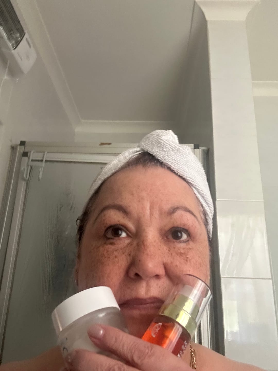 Customer photo review of Noche Y Dia Caviar Anti-Aging Eye Contour Cream (30ml)