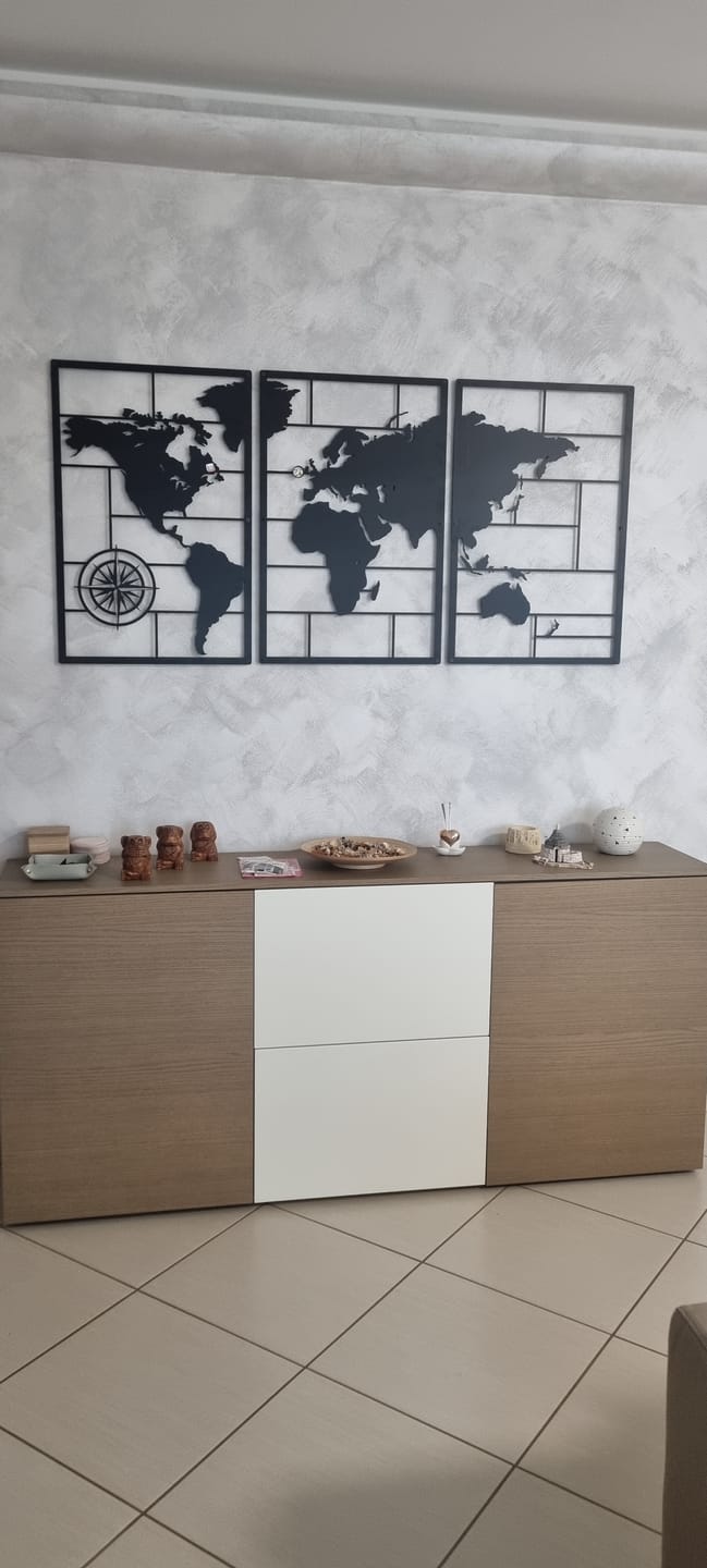 Customer photo review of Décoration Murale en Métal - Triptyque Carte du Monde (M4)