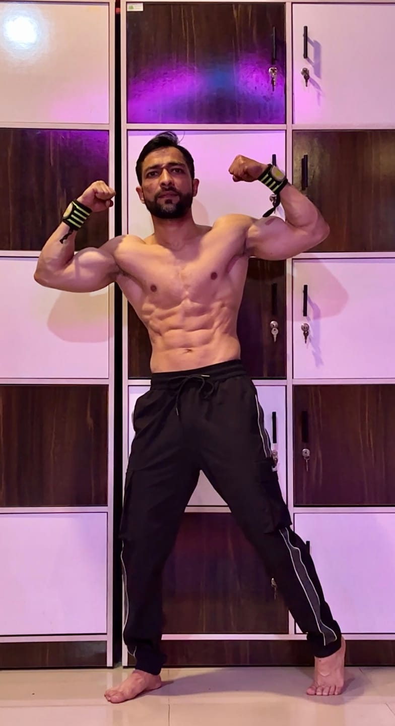 Customer photo review of Fearless Slim Fit Cargo  (Black)