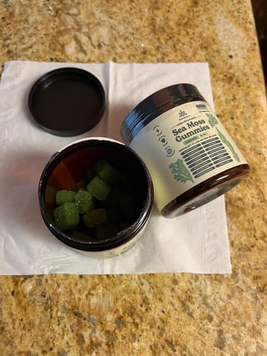 Customer photo review of Sea Moss 16-In-1 Gummies