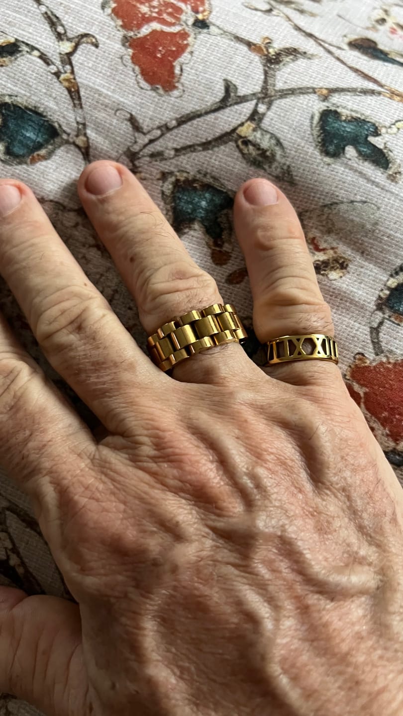Customer photo review of Anel Beauty Largo Elos Minimalista Banhado em Ouro 18k