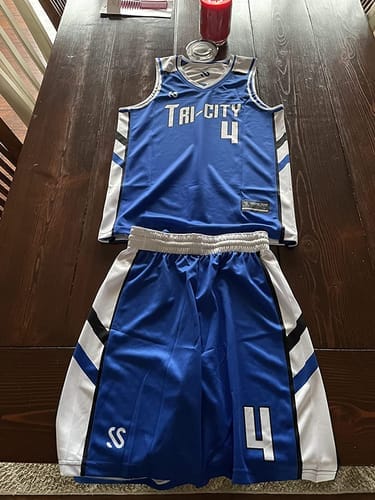Customer photo review of Custom Black White Double Side Sets Men Basketball Jersey