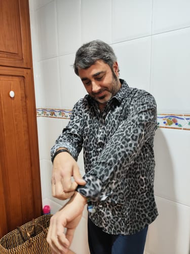 Customer photo review of Chemise à manches longues en coton décontracté à imprimé léopard des neiges gris pour hommes