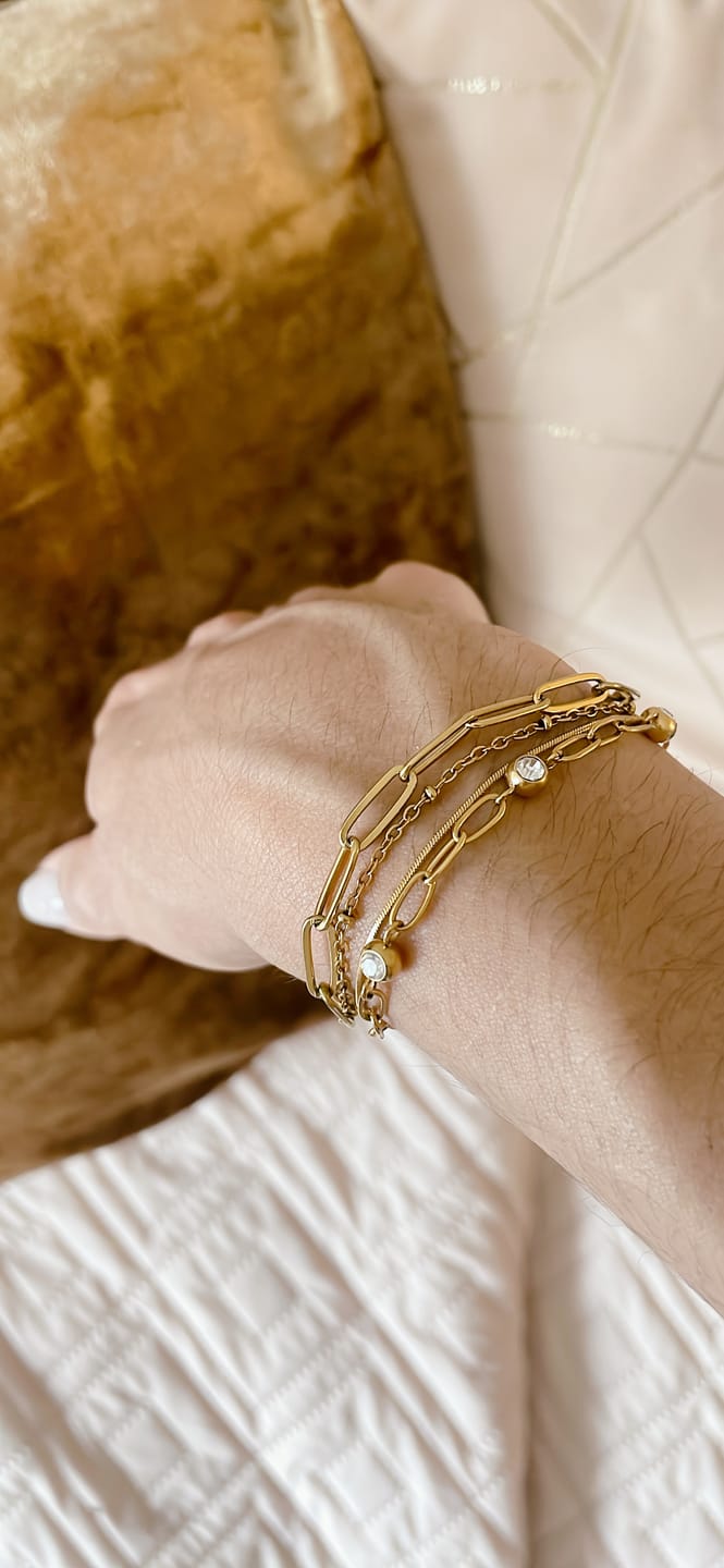 Customer photo review of Paperclip Gold Bracelet