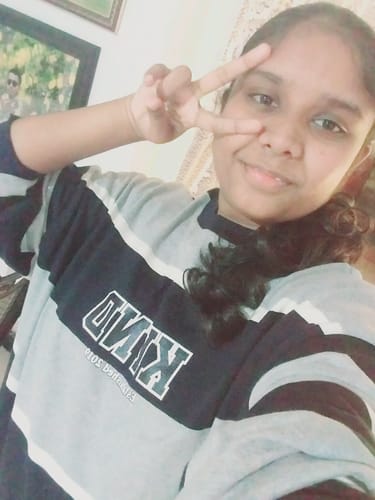 Customer photo review of Hogwarts Heritage Pullover