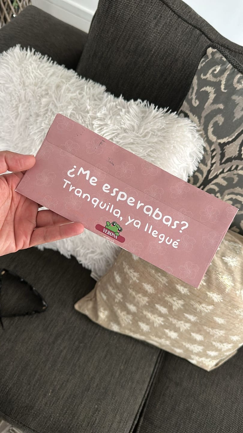 Customer photo review of Debí tirar más fotos (Sticker Laminado)