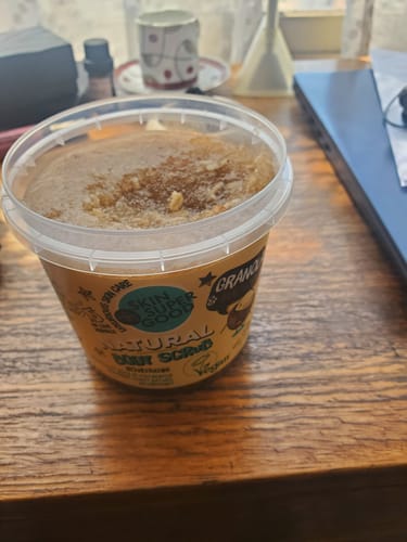 Customer photo review of Exfoliante Corporal Granola y Macadamia, 360 ml, marca Planeta Organica