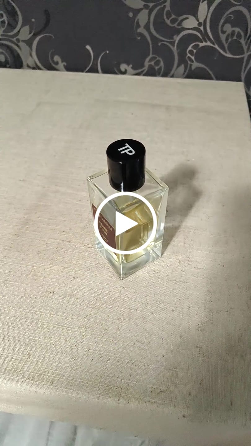 Customer video review of EBENE FUME