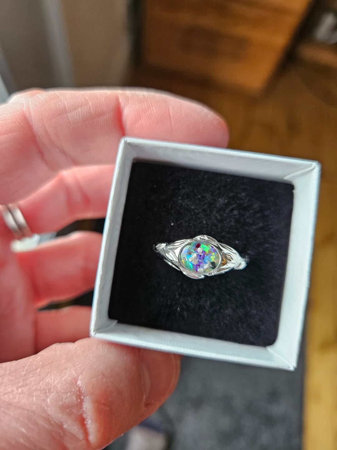 Customer photo review of Leaf Cremation Ring with Cremation Ashes