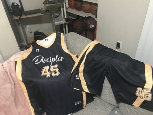 Customer photo review of Custom Black Red Double Side Kits Design Sportswear Basketball Jersey