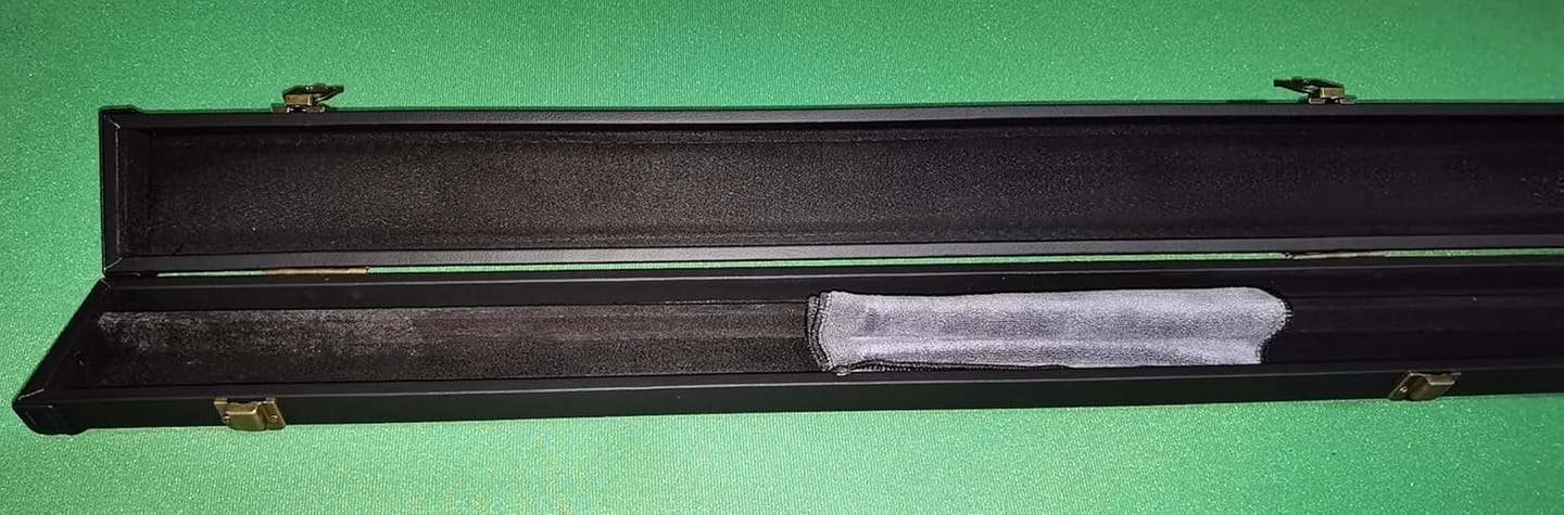 Customer photo review of Cue-King Premier 400 Snooker Cue, Pool Cue, Handmade 57" 18oz 3/4 Jointed with Case, Zebra Wood Cue with Hardcase, Extension and Microfibre Cue Towel