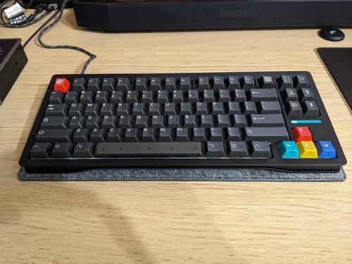 Customer photo review of KEEBMAT™ Premium Felt Edition (incl. Free Coaster!)