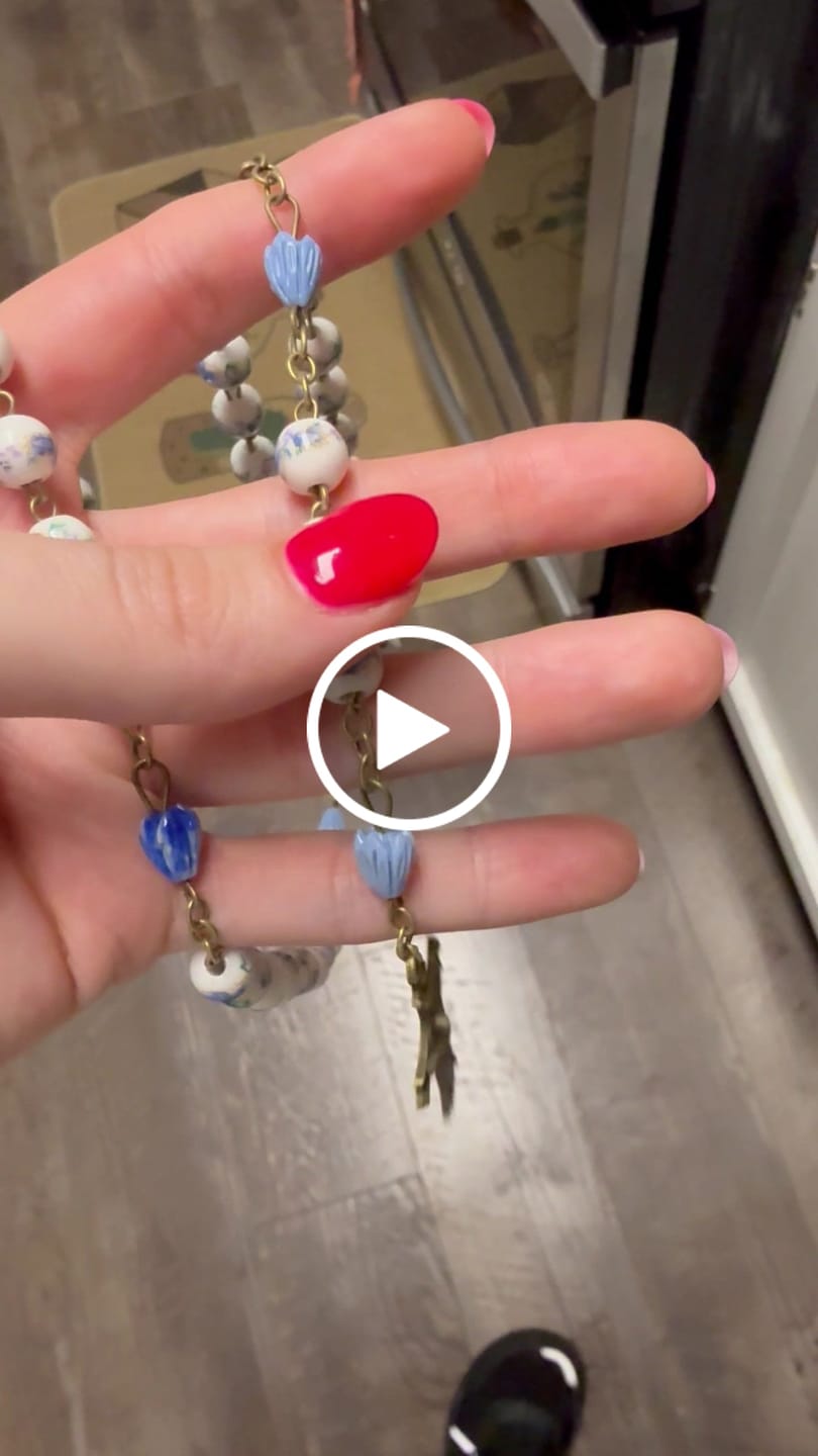 Customer video review of FREE Today: Immaculate Heart of Mary & Crucifix of 8 mm Round Blue Floral Acrylic Alloy Chain Rosary