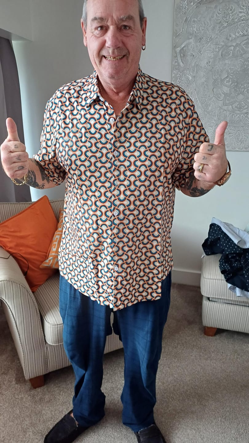 Customer photo review of Men's Retro Button Up Vintage Geometric Circle Cool Summer Beach Short Sleeve Shirt