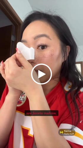 Customer video review of Rose Gold Stardust Speckles Makeup Patches