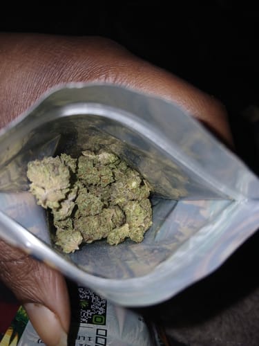 Customer photo review of White Runtz Greenhouse High THCA Small Buds