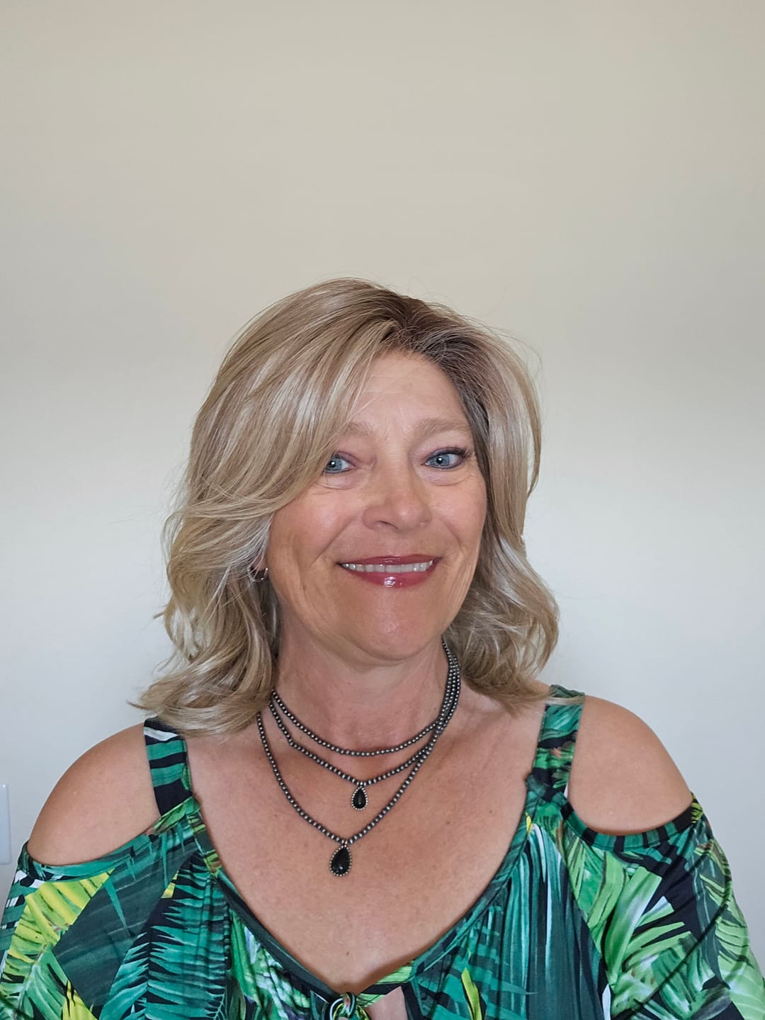 Customer photo review of MEDIA ALERT - Sunlit Beige Blonde