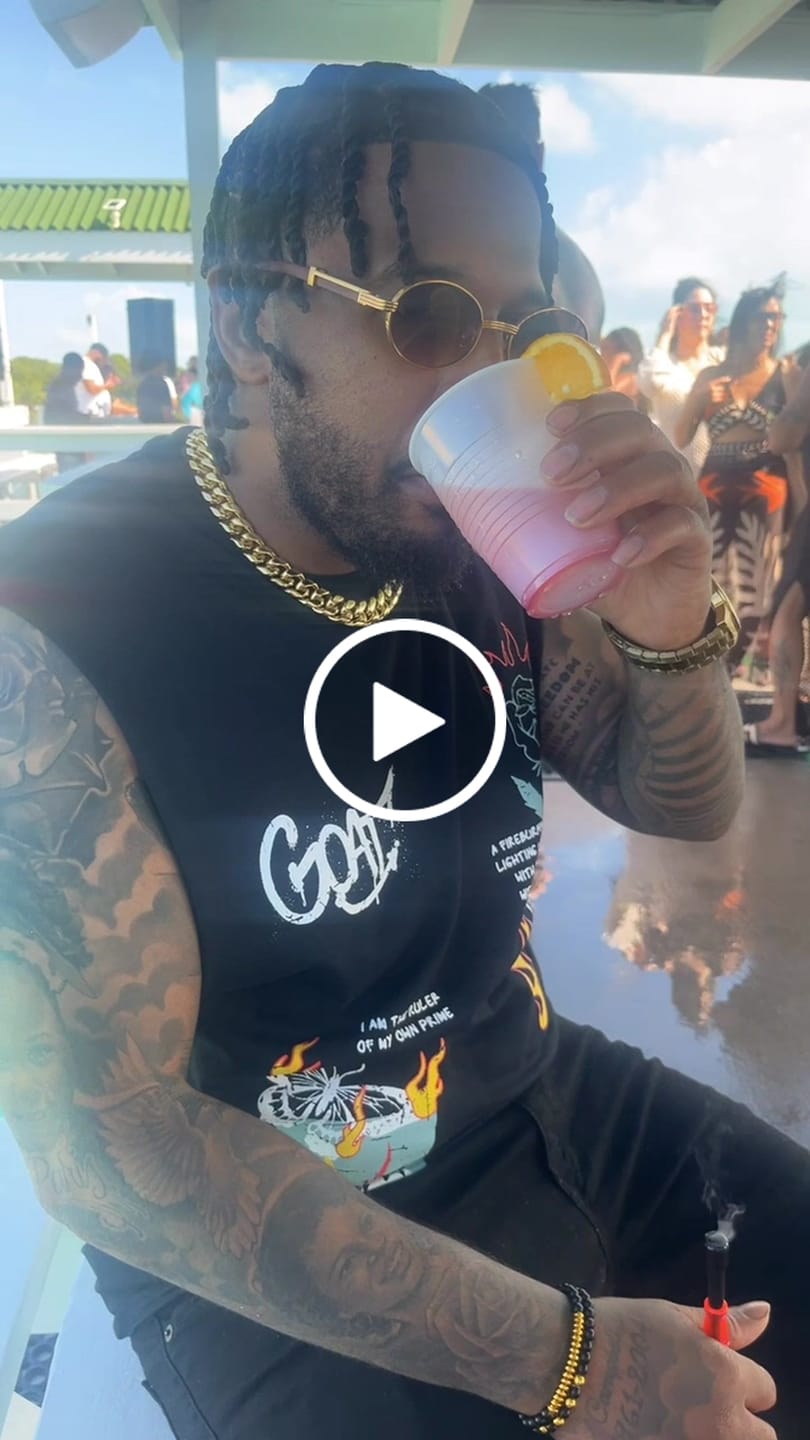 Customer video review of 20mm Cuban Iced Clasp Chain - Gold