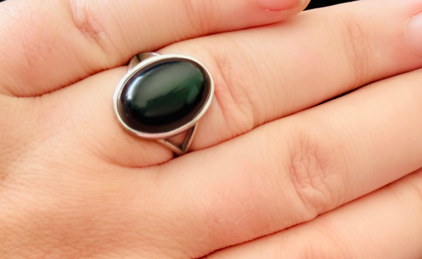 Customer photo review of Bague Ajustable "Guérison de L'Âme" en Obsidienne Œil Céleste & Argent