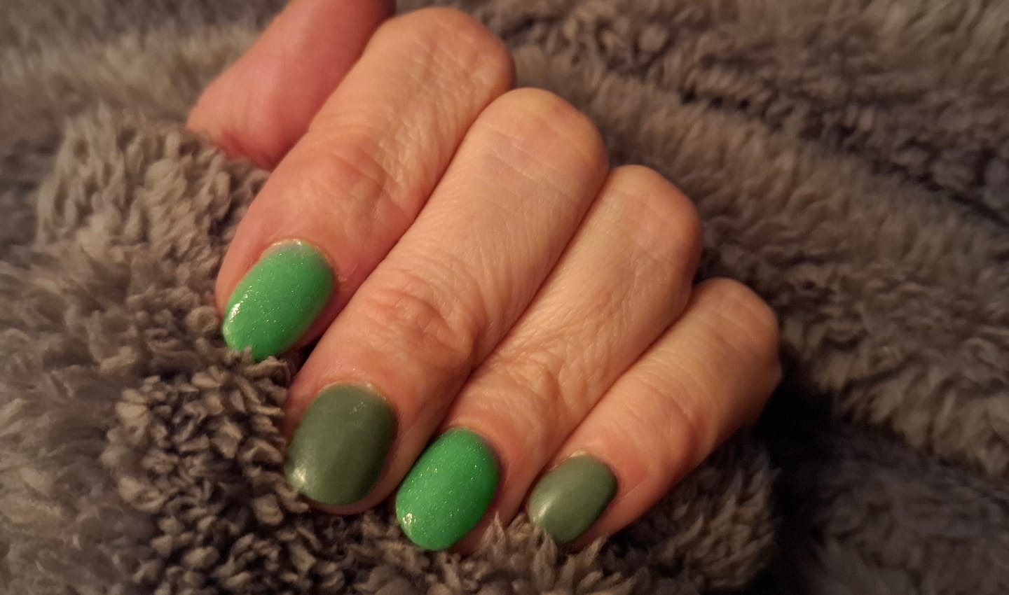 Customer photo review of Warm Olive Dipping Powder