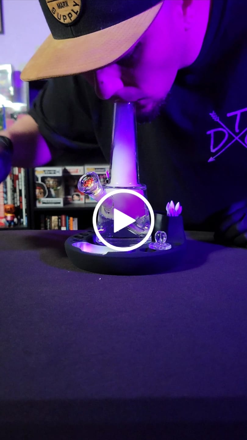 Customer video review of Summit Bong