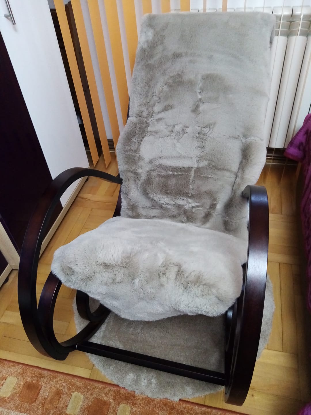 Customer photo review of Balansoar MAX BIS PLUS, maro/wenge, stofa/lemn indoit, 52x90x95 cm