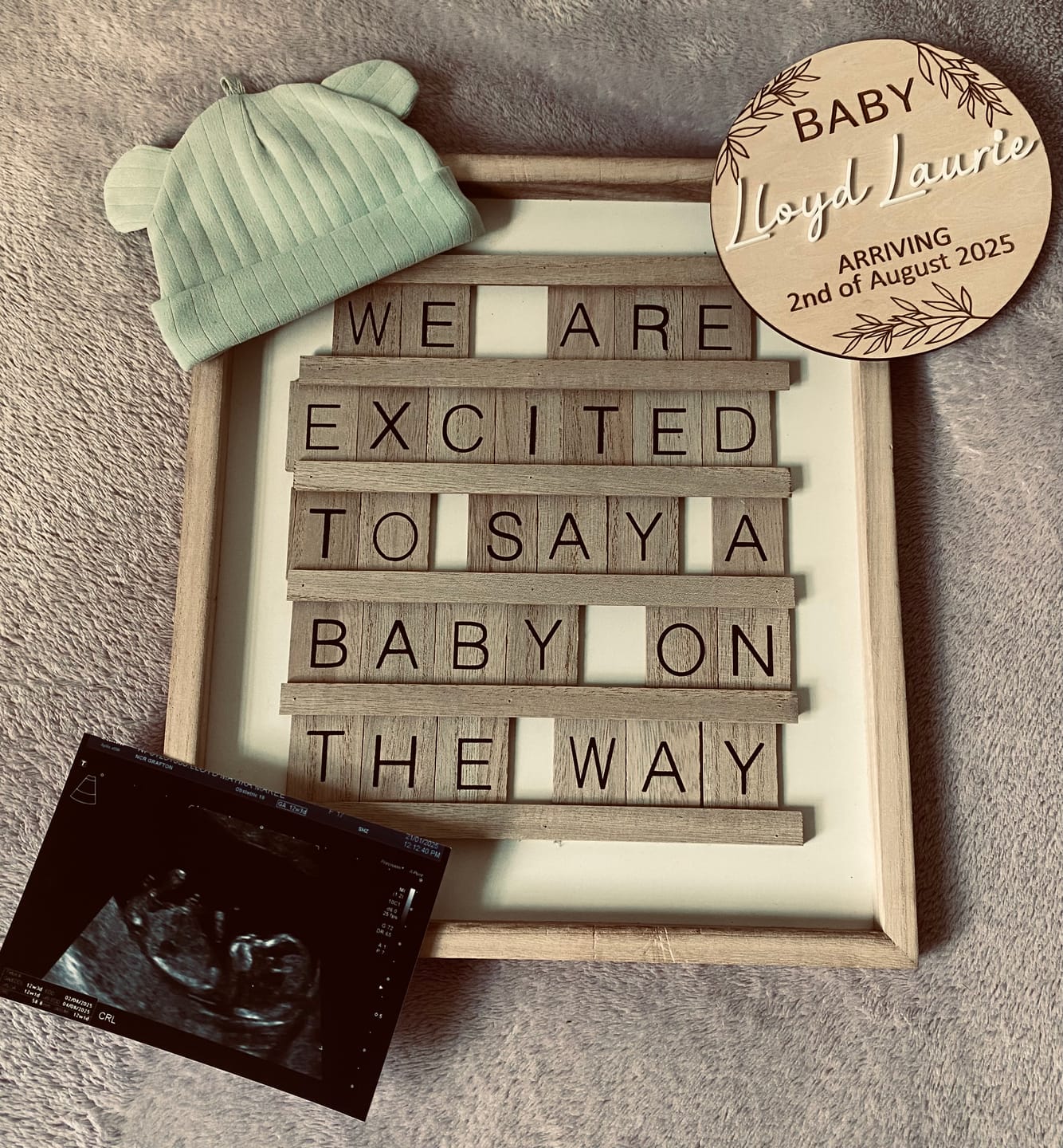 Customer photo review of Pregnancy Announcement Plaque with Acrylic Name