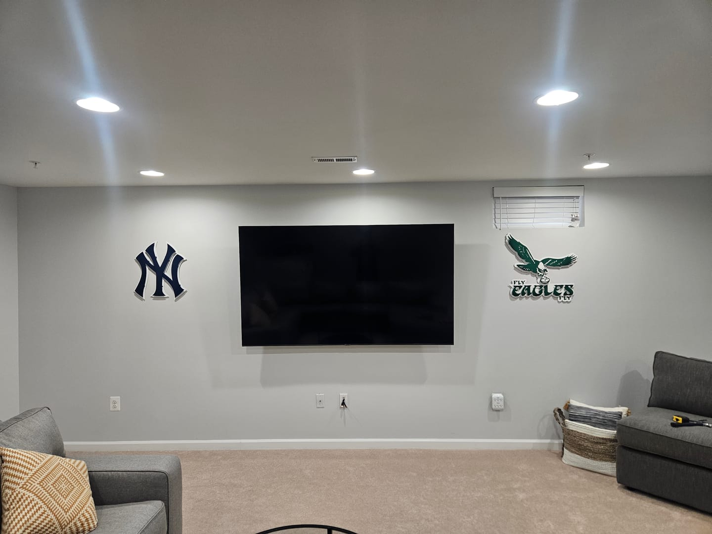 Customer photo review of New York Yankees "NY" NAVY Logo 3D Metal Wall Art