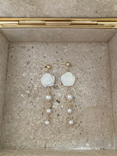 Customer photo review of LENORA - Flower Drop Pearl Earrings